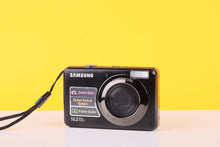 Load image into Gallery viewer, Samsung PL50 Compact Digital Camera
