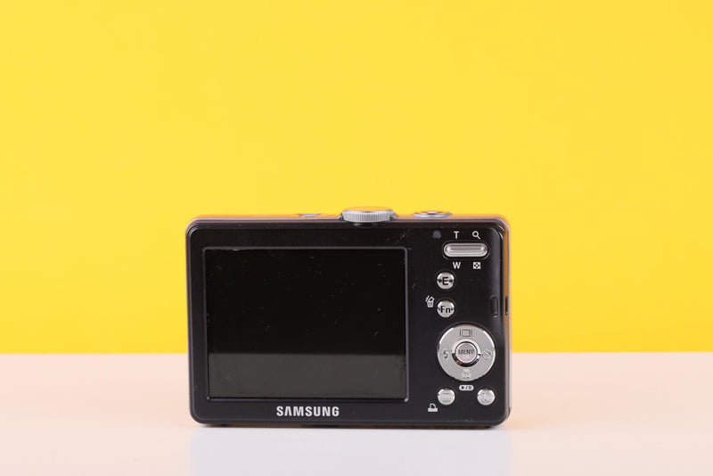 Samsung L301 Compact Digital Camera - Boxed