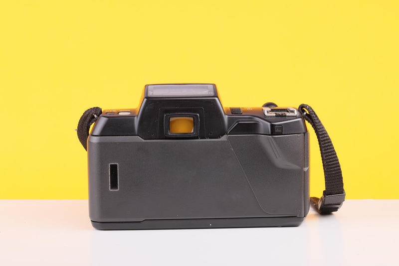 Pentax SF7 35mm Film SLR Camera with Pentax-F 35–70mm Zoom Lens
