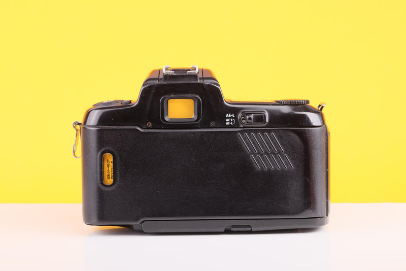 NIkon F-601 35mm SLR Film Camera with Nikkor 35-70mm f3.3-4.5 Lens