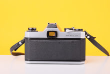 Load image into Gallery viewer, Asahi Pentax Spotmatic F 35mm Film SLR Camera with Super-Takumar 55mm f/2 Lens
