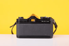Load image into Gallery viewer, Asahi Pentax Spotmatic SP 35mm Film SLR Camera with Super-Takumar 55mm f/2 Lens
