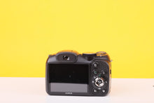 Load image into Gallery viewer, Fujifilm FinePix S1800 Digital Bridge Camera – 12MP CCD – 18x Optical Zoom
