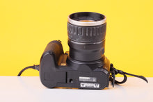 Load image into Gallery viewer, Fujifilm FinePix S5600 Digital Bridge Camera
