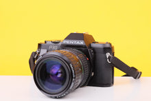 Load image into Gallery viewer, Pentax P30 35mm Film SLR Camera with pentax 28–80mm Zoom Lens

