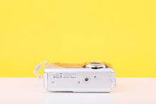 Load image into Gallery viewer, Canon PowerShot A430 Compact Digital Camera
