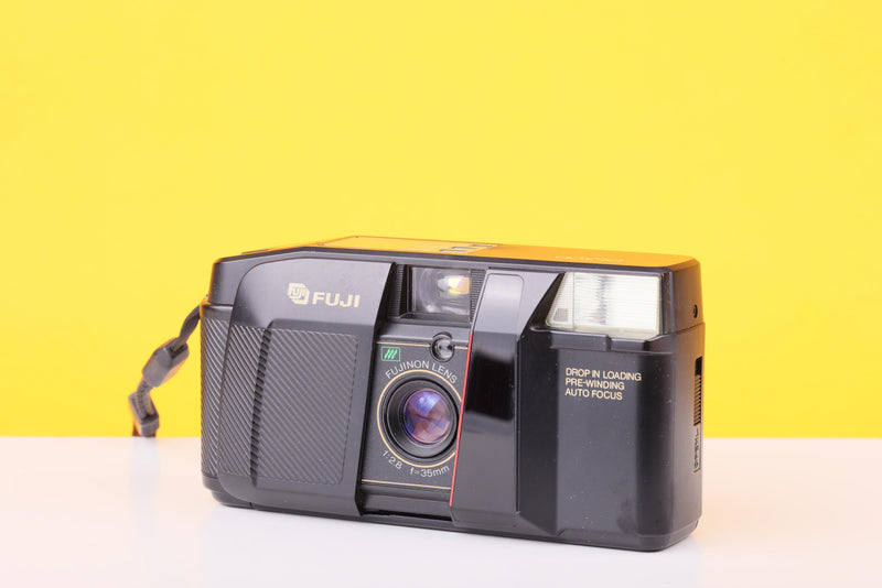 Fujifilm DL-300 35mm Film Point And Shoot Camera – Fujinon 35mm f/2.8 Lens