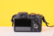 Load image into Gallery viewer, Fujifilm FinePix S3400 Digital Bridge Camera - Boxed
