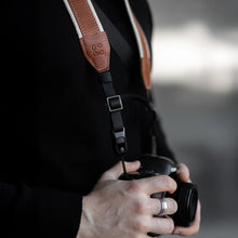 Load image into Gallery viewer, Coiro Terra Classic Padded Strap (Quick Release)

