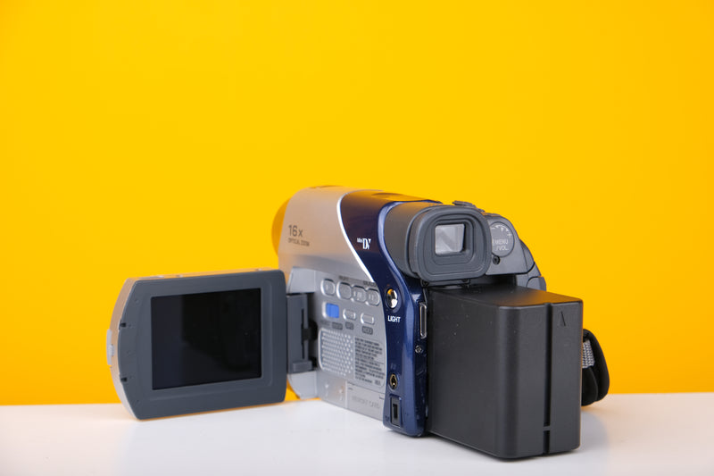 JVC GR-D73ek Digital Camcorder