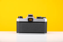 Load image into Gallery viewer, Pentax K1000 35mm Film Camera with SMC Pentax M 28mm f/3.5 Prime Lens
