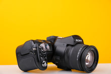 Load image into Gallery viewer, Sony DSCF828 Digicam
