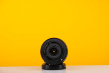 Load image into Gallery viewer, Minolta zoom xi 80-200mm f4.5-5.6 Lens
