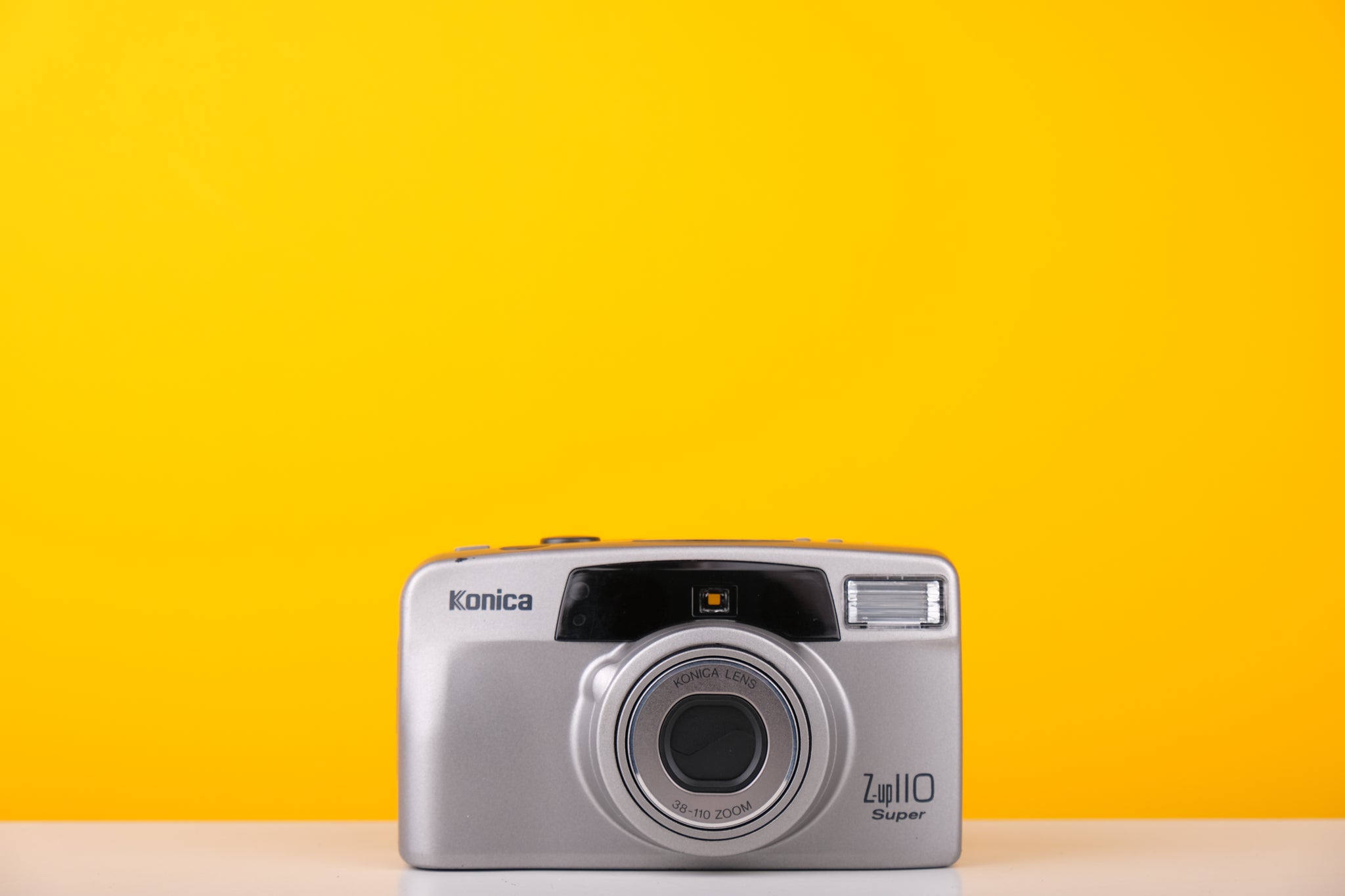 完動品 Konica Z-up 110 Super フィルムカメラ（コニカ Z-up 110 スーパー #0041 #135 フィルムカメラ -  ショップ Rick photo カメラ・チェキ - Pinkoi）