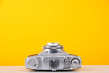 Load image into Gallery viewer, Agfa Silette Pronto 35mm Viewfinder Film Camera
