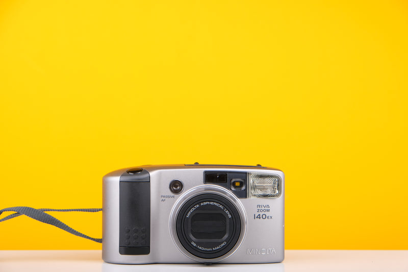 Minolta Riva Zoom 140ex 35mm Point and Shoot Film Camera