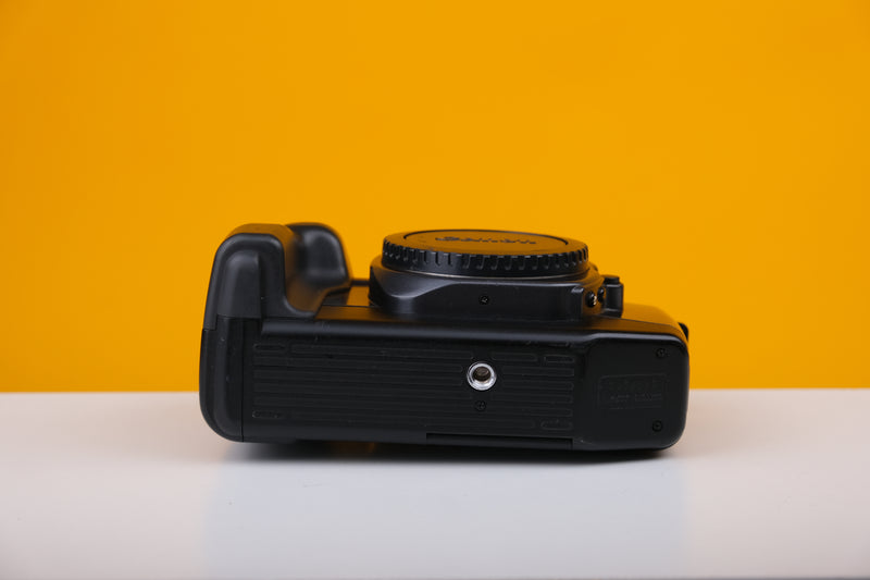 Canon EOS 600 35mm SLR Film Camera Body