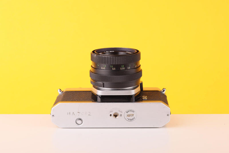 Asahi Pentax SP1000 35mmSLR Film Camera with Pentacon 50mm f/1.8 Lens