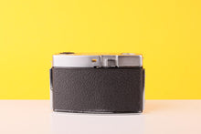 Load image into Gallery viewer, Kodak Colorsnap 35 35mm Point and Shoot Film Camera with case
