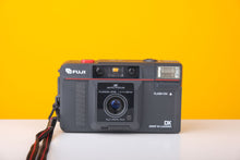 Load image into Gallery viewer, Fuji DL-30 35mm Point and Shoot Film Camera
