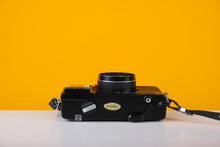 Load image into Gallery viewer, Fujica C35 EFP Point and Shoot Film Camera With Case
