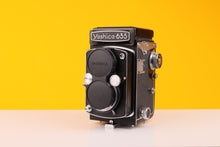 Load image into Gallery viewer, Yashica 635 120 Medium Format Camera
