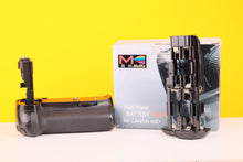 Load image into Gallery viewer, Meike Multi-Power Battery Pack for Canon 60D
