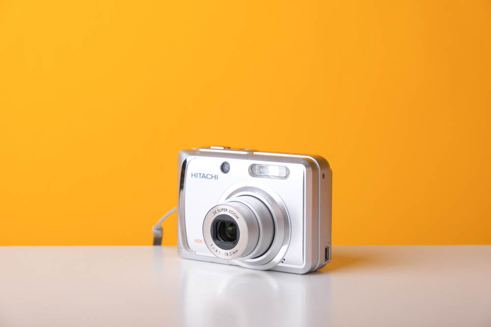 Hitachi HDC-561E Digital Camera
