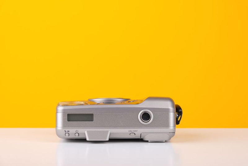 Minolta 115 Riva Zoom 35mm Point and Shoot Film Camera