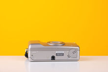 Load image into Gallery viewer, Minolta 115 Riva Zoom 35mm Point and Shoot Film Camera
