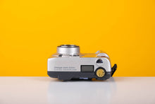 Load image into Gallery viewer, Minolta Dimâge 2330 Zoom Digital Camera
