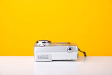 Load image into Gallery viewer, Minolta Dimage E223 Digital Camera
