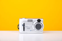 Load image into Gallery viewer, Minolta Dimage E223 Digital Camera
