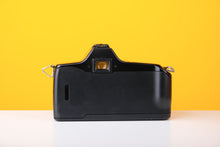 Load image into Gallery viewer, Minolta Dynax 3000i 35mm Film Camera with Minolta 35mm- 80mm f/4 - 5.6 Zoom Lens
