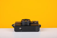 Load image into Gallery viewer, Minolta Hi-Matic S2 35mm Point and Shoot Film Camera
