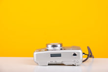 Load image into Gallery viewer, Minolta Riva Zoom 150 35mm Point and Shoot Film Camera Boxed
