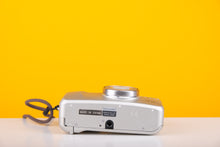Load image into Gallery viewer, Minolta Riva Zoom 150 35mm Point and Shoot Film Camera Boxed
