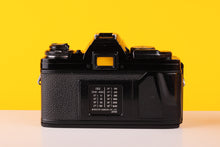 Load image into Gallery viewer, Minolta X-700 35mm Film SLR Camera with Minolta MD Rokkor 45mm

