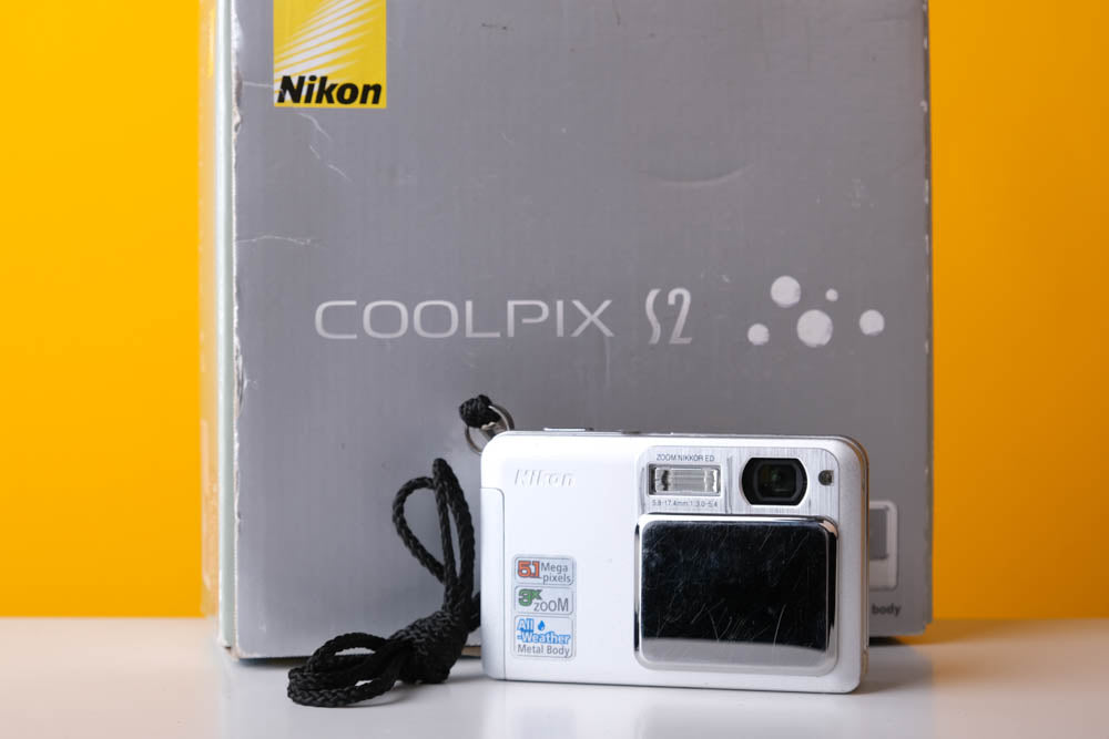 Nikon Coolpix S2 Digital Camera Boxed