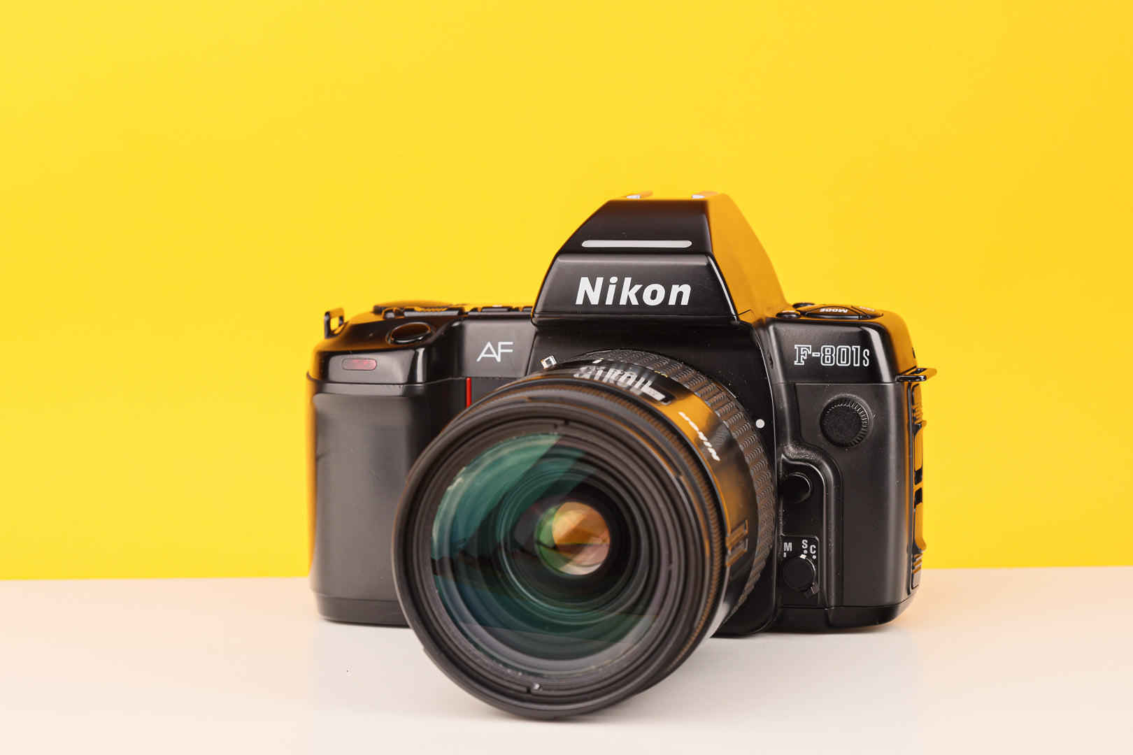 Nikon AF F801s 35mm SLR Film Camera with AF Nikkor 28-85mm F3.5-4.5 Lens