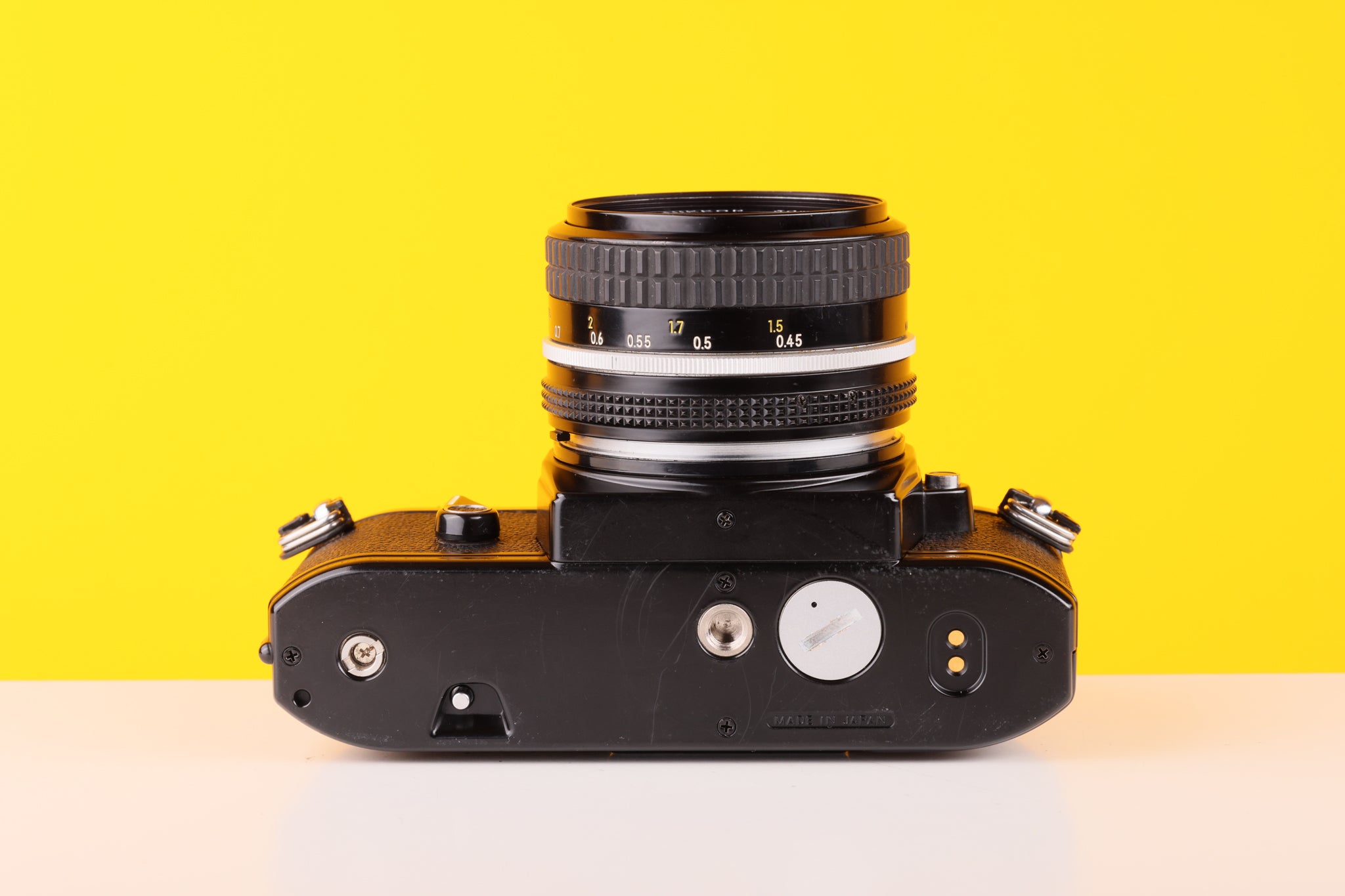 Nikon em  50 1.8  フィルムカメラ Nikon EM 35mm Film Camera with Nikon 50mm f/1.8 Lens