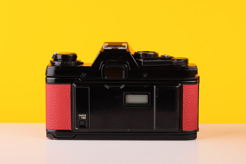Olympus OM10 Black Quarz 35mm SLR Film Camera with Zuiko 50mm