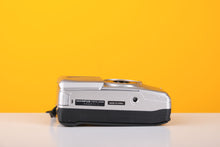 Load image into Gallery viewer, Olympus Superzoom 76G 35mm Point and Shoot Camera
