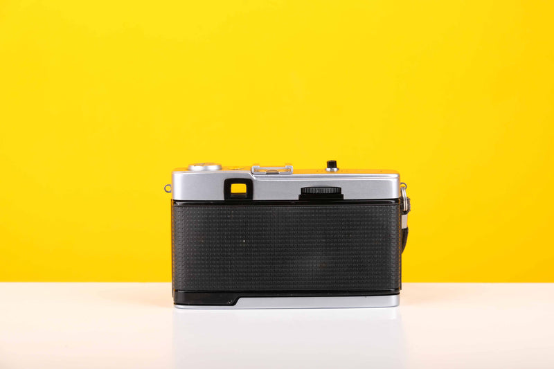 Olympus Trip 35 Vintage 35mm Film Camera with Zuiko 40mm f2.8 Lens