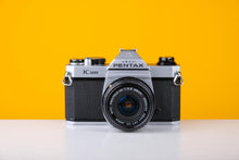 Load image into Gallery viewer, Pentax K1000 35mm Film Camera with SMC Pentax M 28mm f/2.8 Prime Lens
