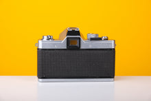 Load image into Gallery viewer, Praktica MTL3 35mm SLR Film Camera with Carl Zeiss 50mm f2.8 Lens

