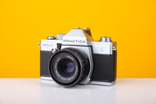 Load image into Gallery viewer, Praktica MTL3 35mm SLR Film Camera with Carl Zeiss 50mm f2.8 Lens
