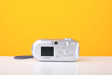 Load image into Gallery viewer, Sony Cyber-shot MPEGMovie VX Smart Zoom DSC-P73 Digital Camera
