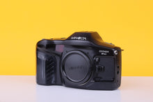 Load image into Gallery viewer, Minolta Dynax 9xi 35mm SLR Film Camera Body Only Boxed
