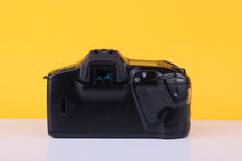 Load image into Gallery viewer, Minolta Dynax 9xi 35mm SLR Film Camera Body Only Boxed
